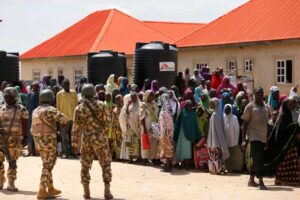 Grupo extremista Boko Haram liberta mais de 400 pessoas que tinham sido sequestradas