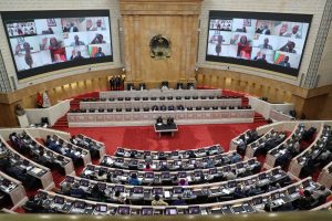 Fim da gratuitidade da assistência médica em Angola volta a ser debatido no Parlamento