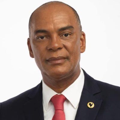 Adalberto Costa Júnior critica gastos públicos em Angola